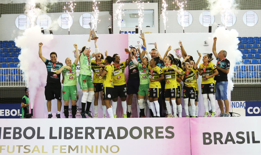 Resultado de imagem para cianorte futsal feminino foto campeão da libertadores 2019