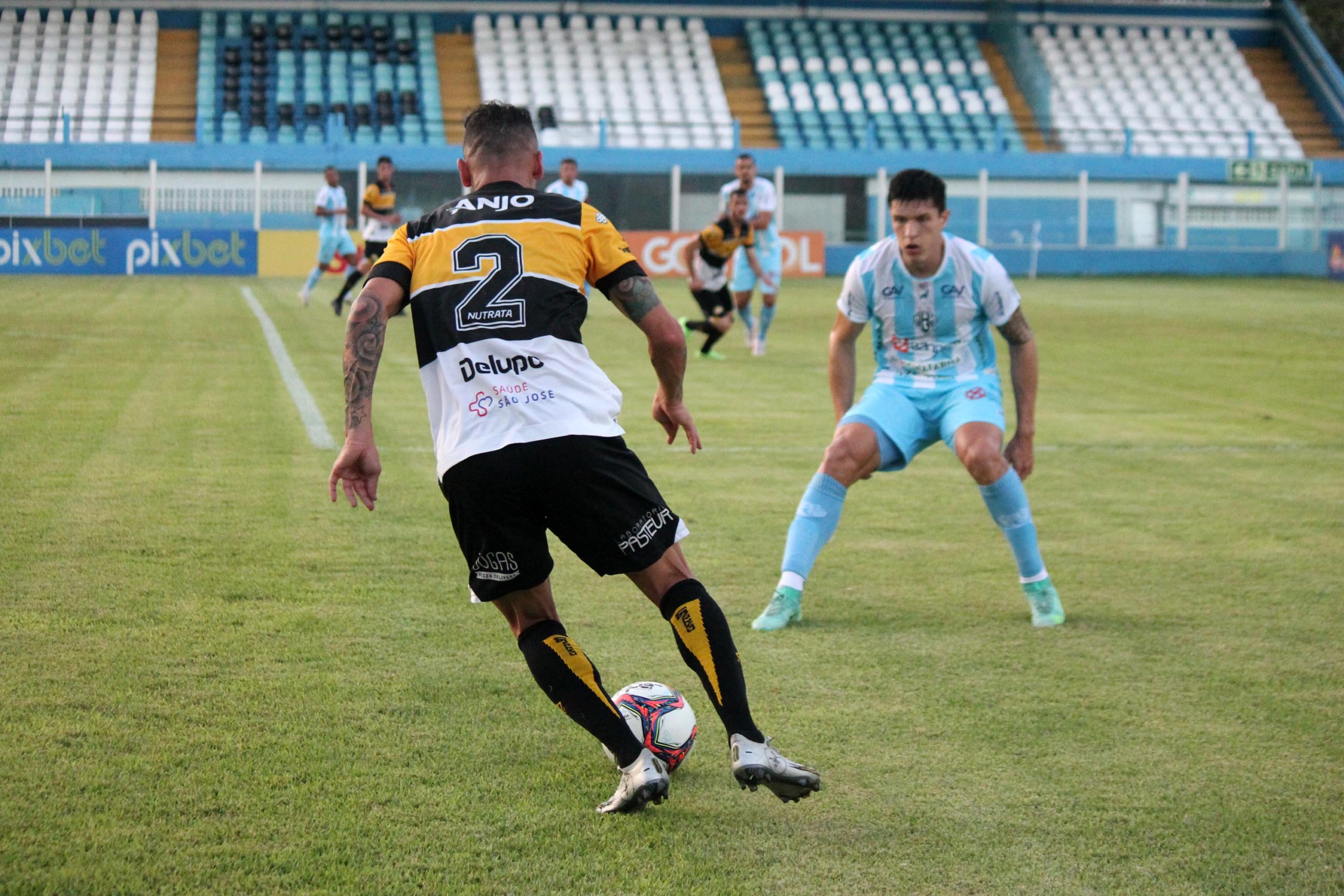 Criciúma vence o Botafogo-SP por 3 a 0 e volta à elite do